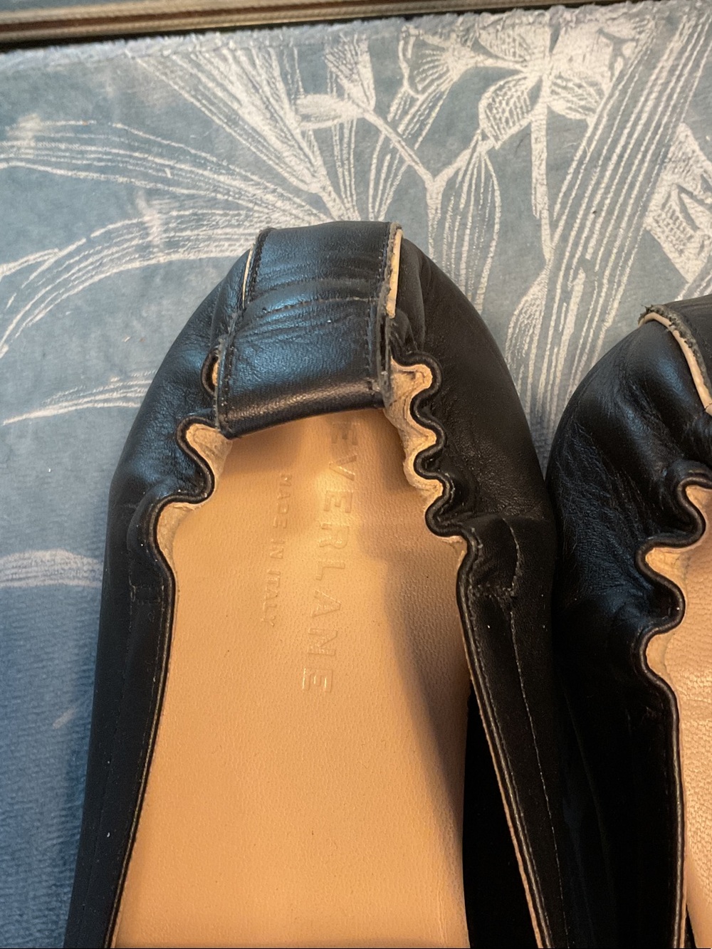 Everlane Black Leather Elastic-Back Slip-On Loafers - Picture 2 of 7